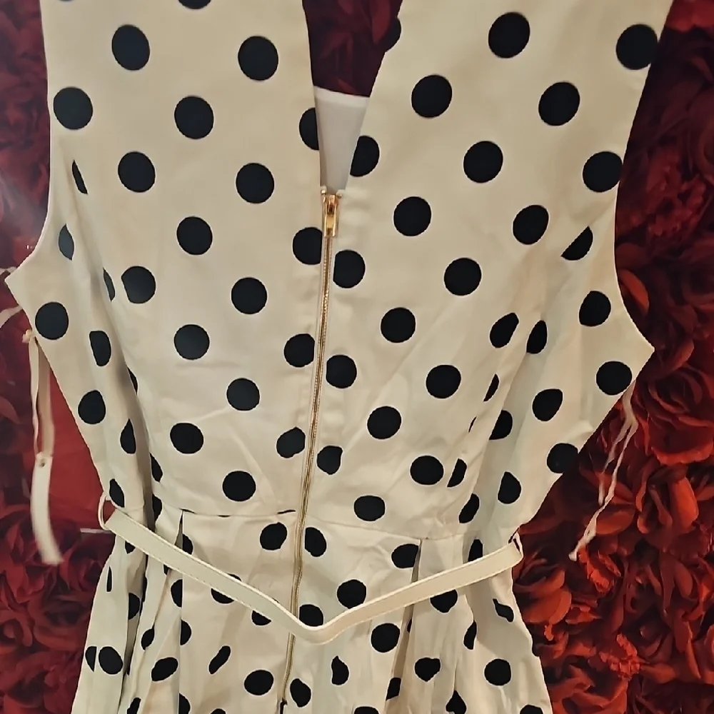 Mandee Girls NWT Polka Dot Sleeveless Belted Dress Size Large
